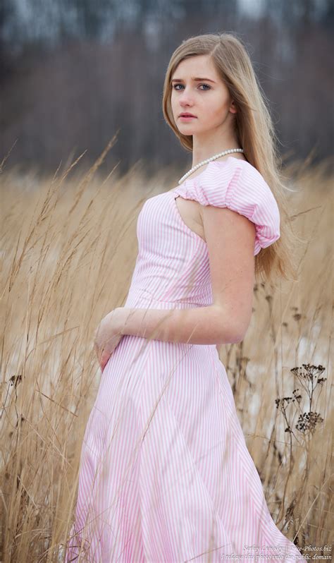 Photo of a natural blond 17-year-old girl photographed by Serhiy ...