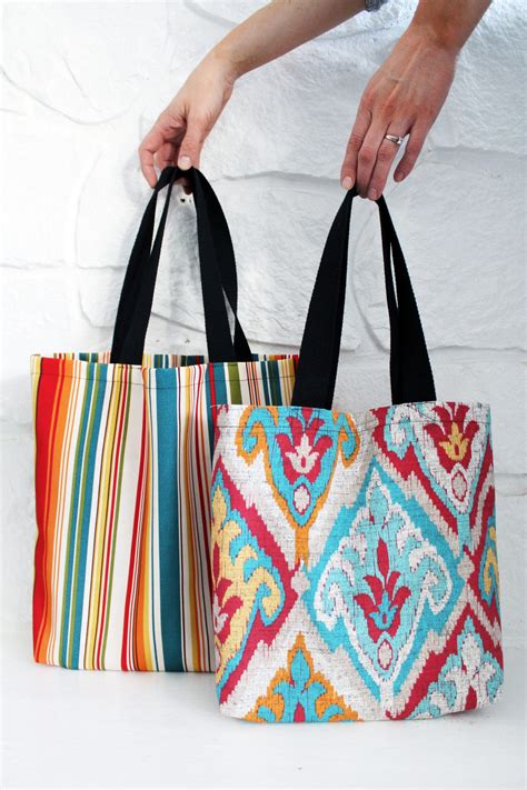 Easy Tote Bag Pattern w/ Video Tutorial - Creative Fashion Blog