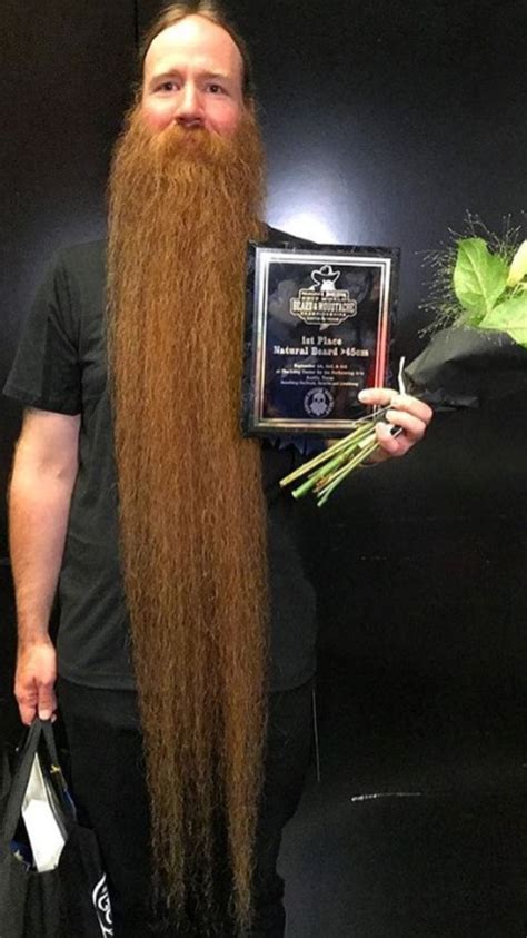 Worlds longest beard at the 2017 World beard competition in Austin ...