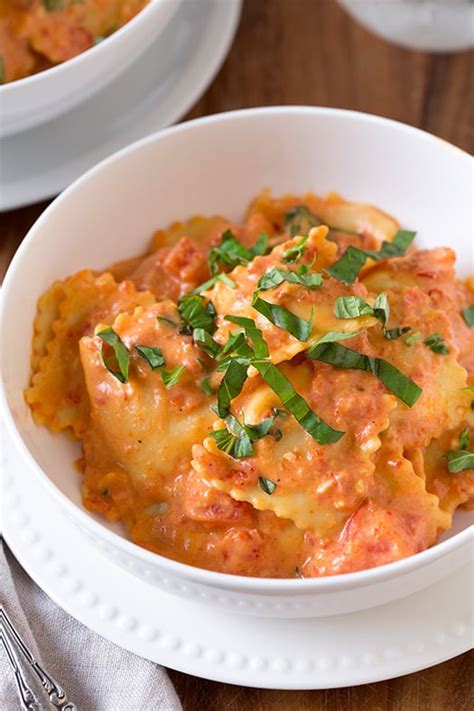 Ravioli With Creamy Sun-Dried Tomato and Basil Sauce | Best Ravioli ...