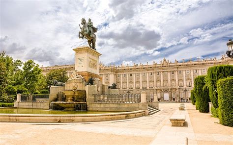 Explore the Enchanting Royal Palace of Madrid Gardens