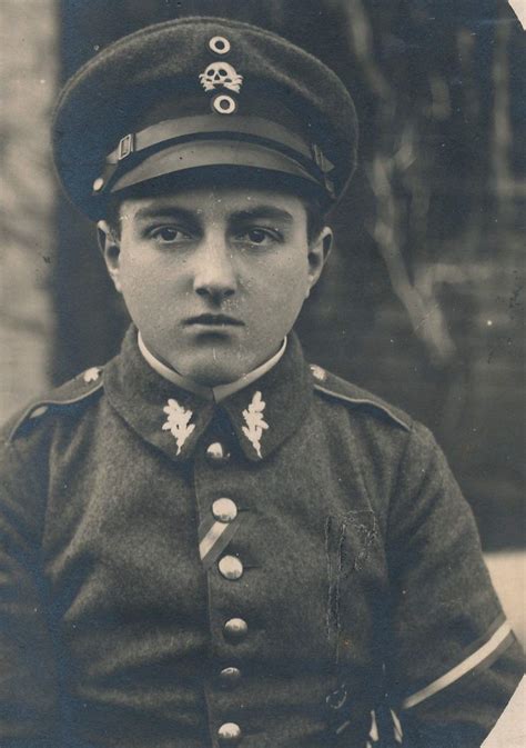 Freikorps & Paramilitary Weimar Headgear in Period Photographs