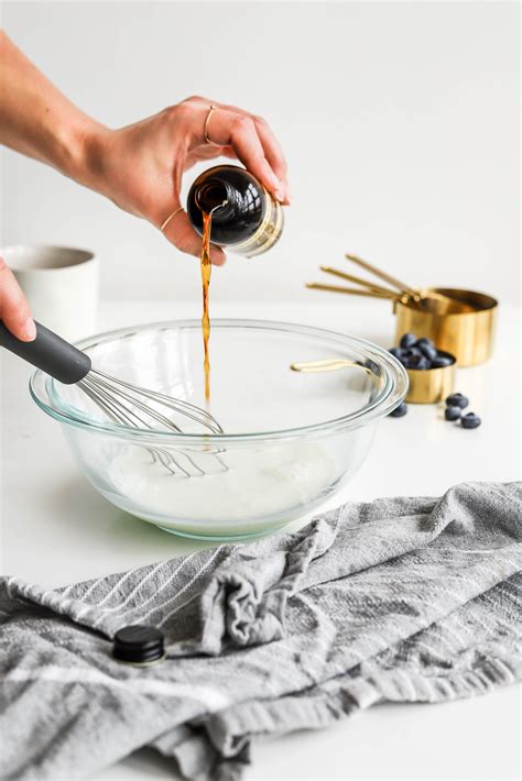 How to Whisk - Better Your Bake