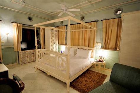 Chomu Palace - Book Rooms 24/7