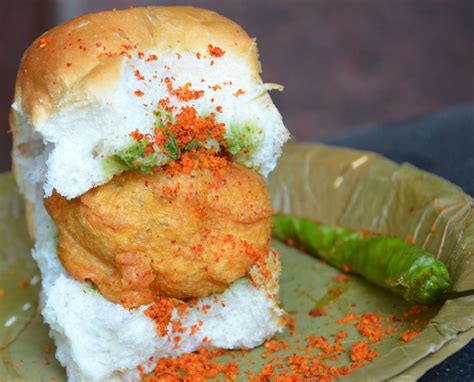 Su's Recipes: A Classic Mumbai Style Vada Pav