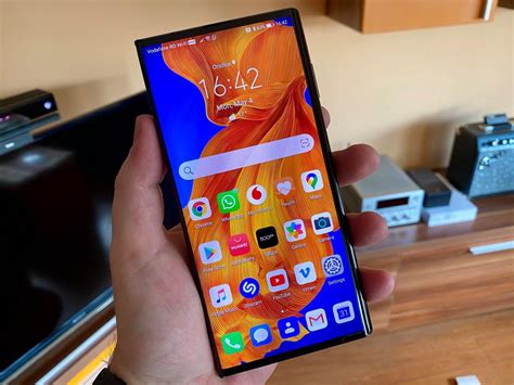 I’ve spent two weeks with the foldable HUAWEI Mate Xs and I never want ...