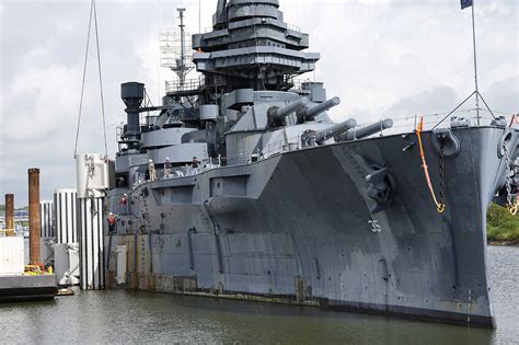 World War relic Battleship Texas sets sail for first time in decades