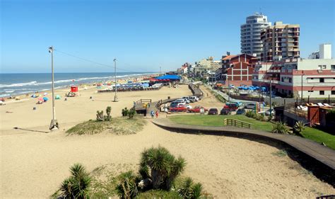 File:Villa Gesell playa 04.JPG - Wikimedia Commons