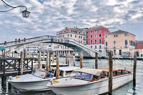 A Guide to the Most Famous Bridges in Venice, Italy