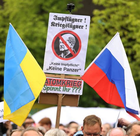 Ukraine-Flaggenverbot in Berlin am 8. Mai: Die Polizei war überfordert ...