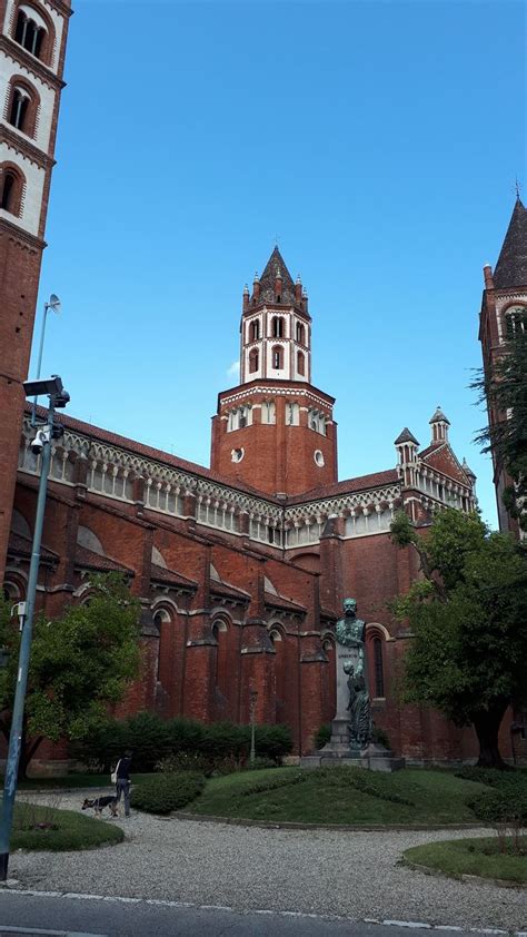 Basilica di Sant'Andrea - Vercelli, Italy | Cathedral church, Vercelli ...