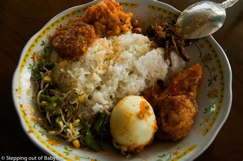 Masakan Padang… the most popular Indonesian food