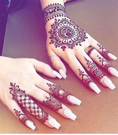 60 Simple Moon Henna Designs Tattoo Ideas ~ feryhan.com #hennaart # ...