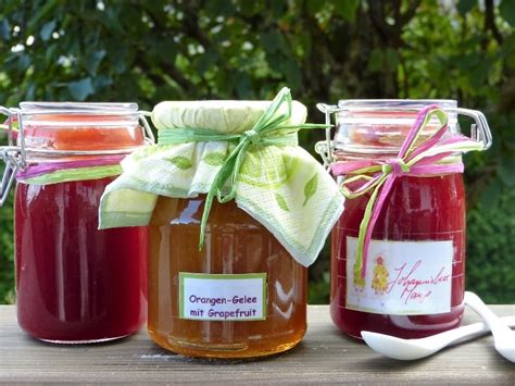 Jelly vs Jam Comparison - What’s the Difference? - Northern Nester