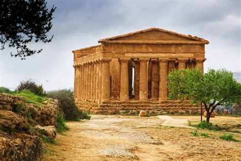 7 Amazing Ancient Ruins in Sicily: Greek Temples & Roman Theaters