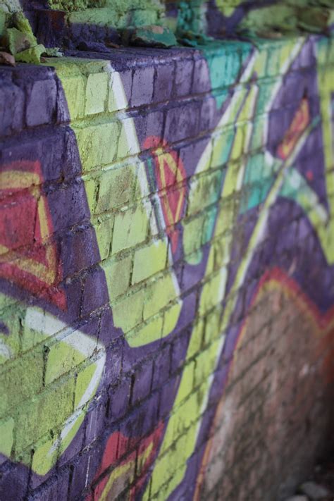 Purple,graffiti,paint,wall,brick - free image from needpix.com