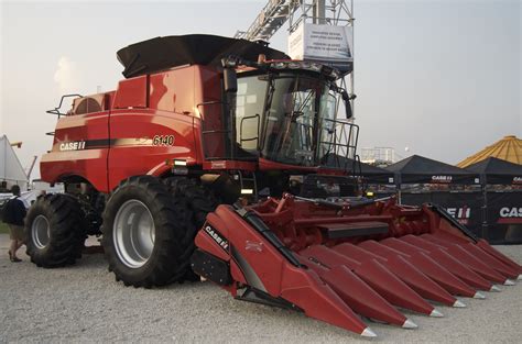 Case IH Introduces Redesigned Axial-Flow 140 Series Combines