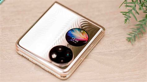 Huawei P50 Pocket Review: Z Flip Rival Puts Samsung on Notice - Tech ...