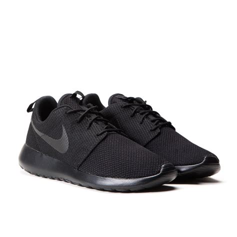 Nike Roshe One (Triple Black) 511881-026