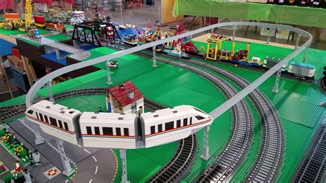 LEGO Monorail running at OKC Train Show - YouTube