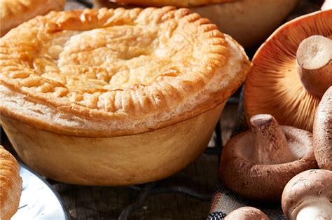 Aussie Pies & Footy: Can You Name a More Iconic Duo?