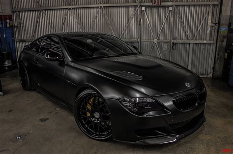 Mroczne BMW M6 (E63) od REV Automotive