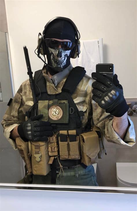 My Ghost (MW2) cosplay. I really hope to see him in the new Call of ...