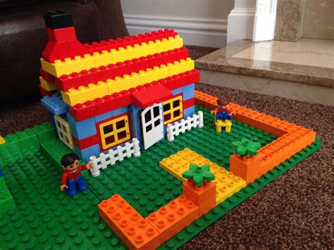 Bungalow / Cottage | Lego duplo, Lego projects, Lego duplo train