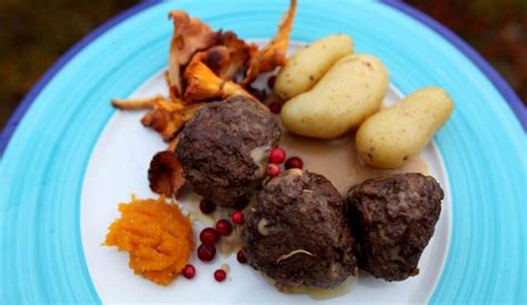 Reindeer Meatballs in Brown Sauce — NSC