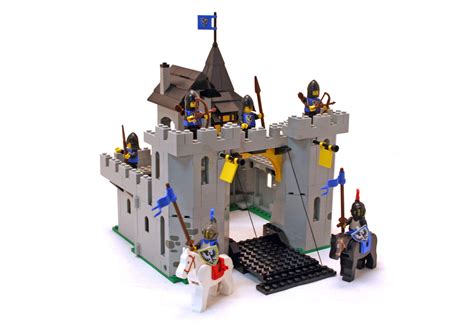 Black Falcon's Fortress - LEGO set #10039-1 (Building Sets > Castle ...