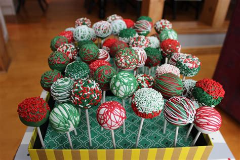 Christmas Cake Pops : r/Baking