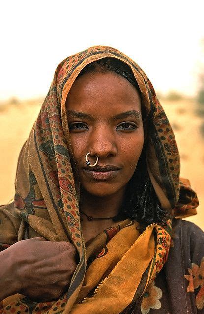 Africa | On the way to Nokou, Eastern Chad | © Jacques Taberlet Black ...