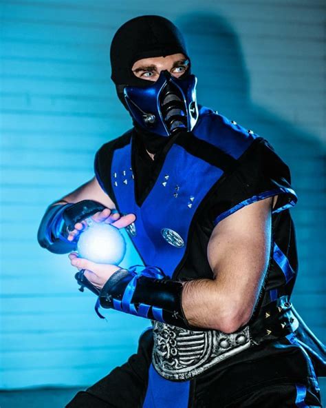 [Self] Great picture of my Mortal Kombat - Sub Zero Cosplay : r/cosplay