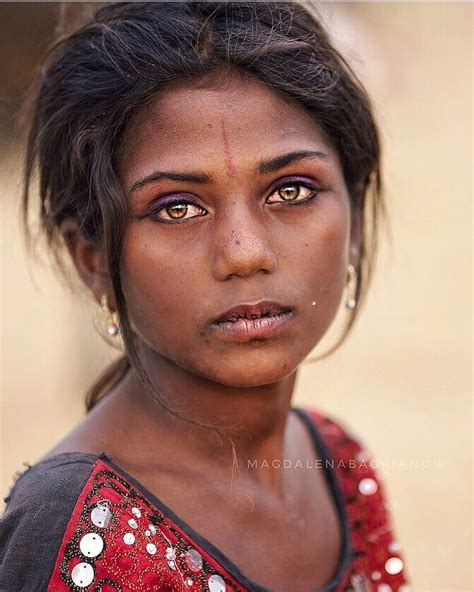 Photographer Travels to India Capturing Striking Portrait Photos