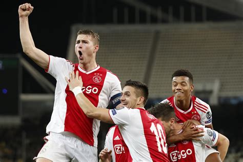 Two Tadic goals put Ajax in Champions League knock-out round - DutchNews.nl