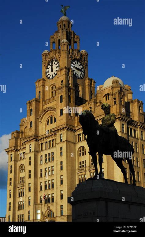 Liverpool Pier Head Stock Photo - Alamy