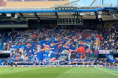 Chelsea fans unveil massive tifo of club legends and iconic moments ...