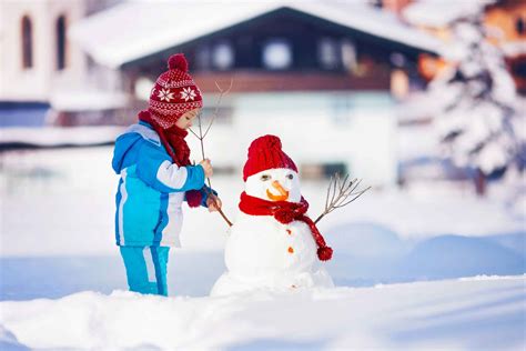 How to Build the Perfect Snowman: 6 Tips | Reader's Digest