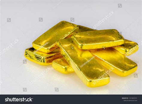 Close Pure Gold Bar Ingot Put Stock Photo 1101803741 | Shutterstock