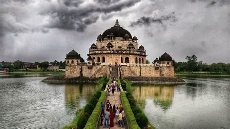 Tomb of Sher Shah Suri | | Famous monuments, Taj mahal, Monument