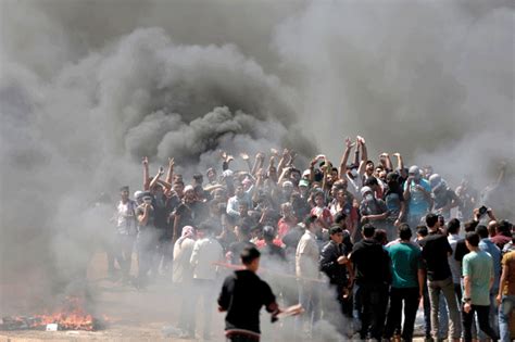 Over 40 dead in massive Gaza border protest | Borneo Post Online