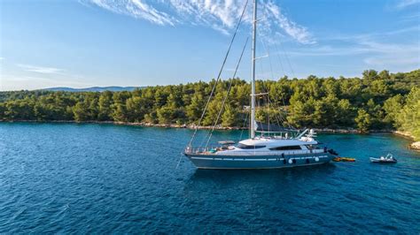 Croatia yacht charter and how to pick the right vessel? - Via Tours Croatia