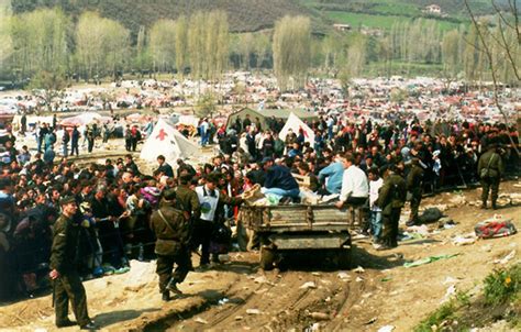 Guerre du Kosovo - populations refugiées en Macédoine — Télécoms Sans ...