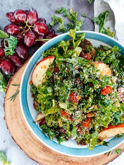 TUSCAN KALE SALAD - thecommunalfeast.com