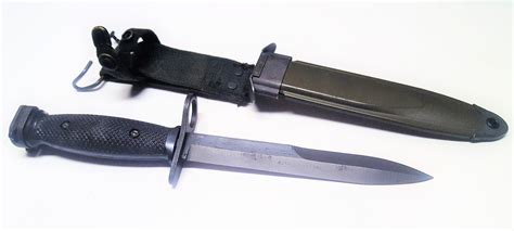 Original M7 Bayonet and U.S. Mil. Scabbard for AR-15 and M16 Rifles ...