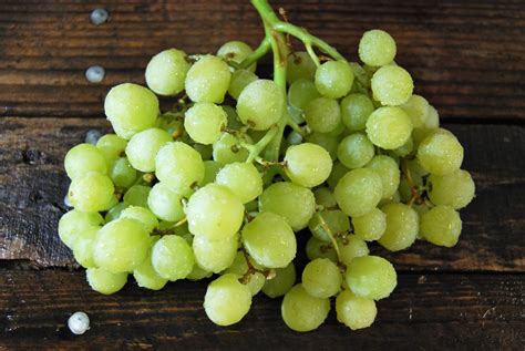 Organic Grapes | Green Grapes | Fruit Delivery | Order Online