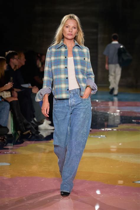 Is Grunge On Trend In 2022? | 90s Style