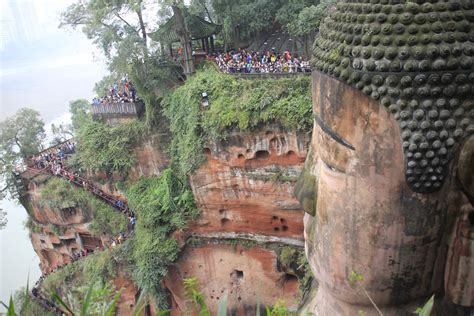 Leshan Travel Guide | China-Travel-Guide.net