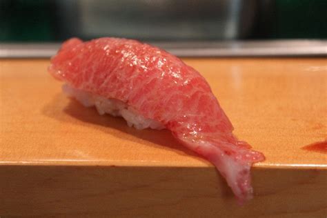 Ootoro Sushi (Fattest Tuna Belly) From Sushi Dai in Tsukiji, Tokyo [OC ...