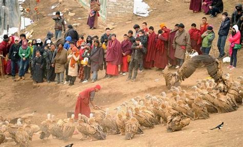 Sky Burial In Tibet, The World's Most Terrible Funeral - Blogger Kan